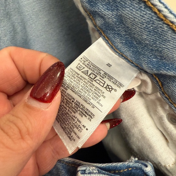 Old Navy Women's Straight Leg Jeans in Light Blue - Picture 4 of 4